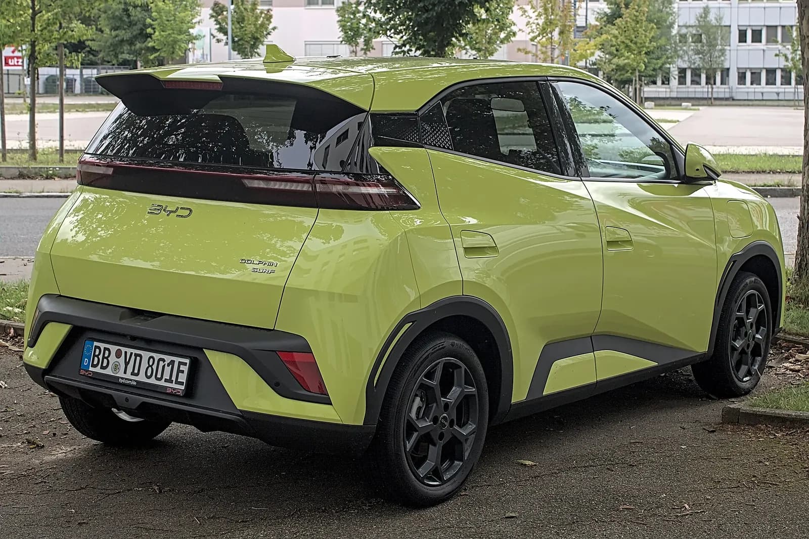 BYD Dolphin Surf, rear three-quarter view