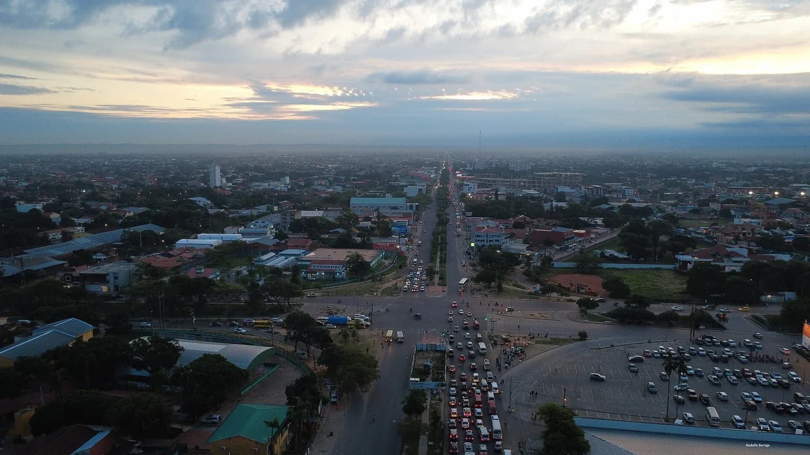 Traffic on the fourth ring road in Santa Cruz de la Sierra, Bolivia