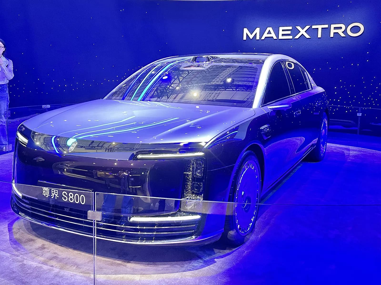 مقدمة سيارة Maextro S800 مع المصابيح الأمامية ومجموعات الحساسات