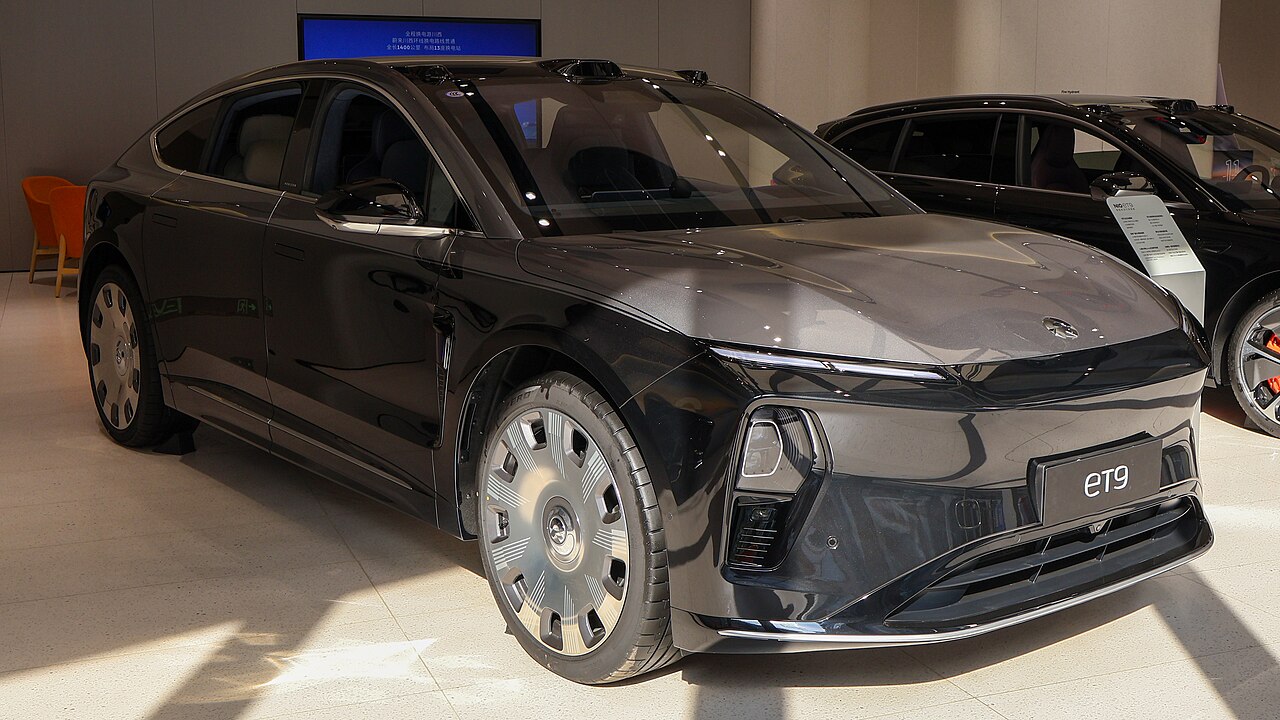 NIO ET9 الأمام