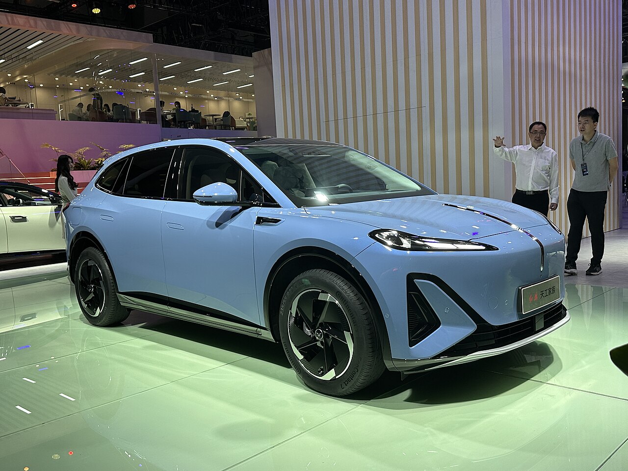 Hongqi Tiangong 06 (Hongqi EHS5) الأمام