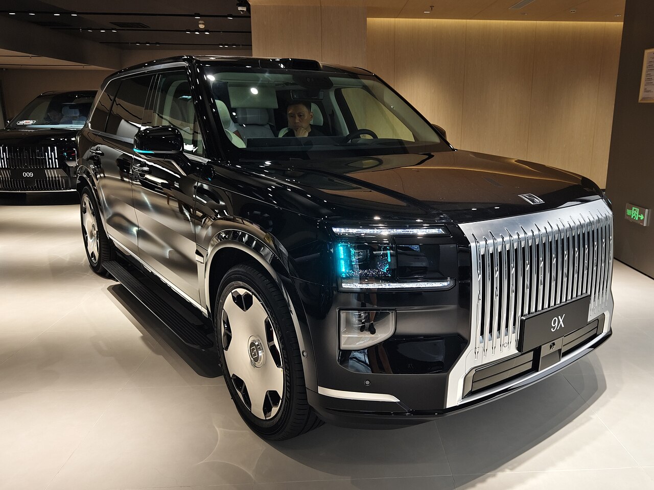 Zeekr 9X الأمام